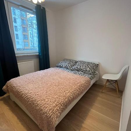 Cybernetyki2 Street Inn Near Airport Варшава Екстериор снимка