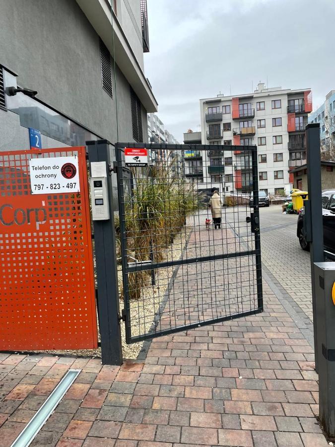 Cybernetyki2 Street Inn Near Airport Варшава Екстериор снимка