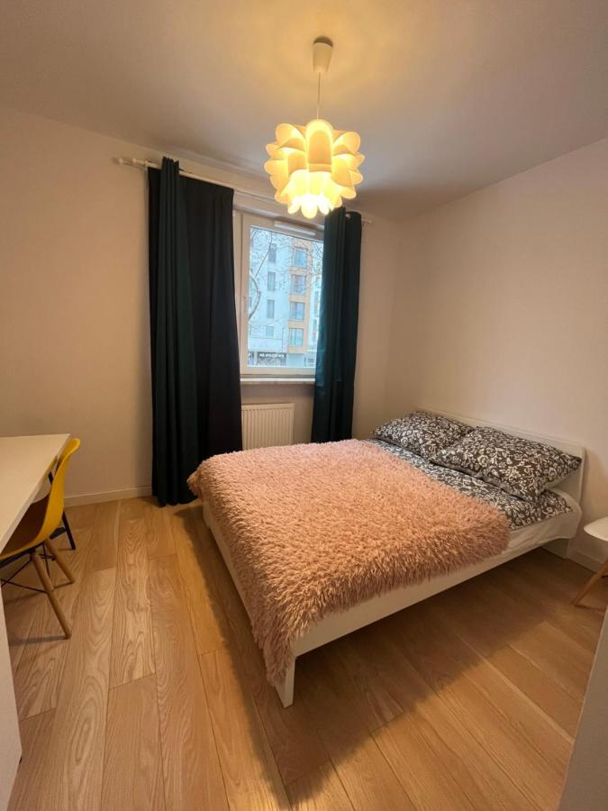 Cybernetyki2 Street Inn Near Airport Варшава Екстериор снимка