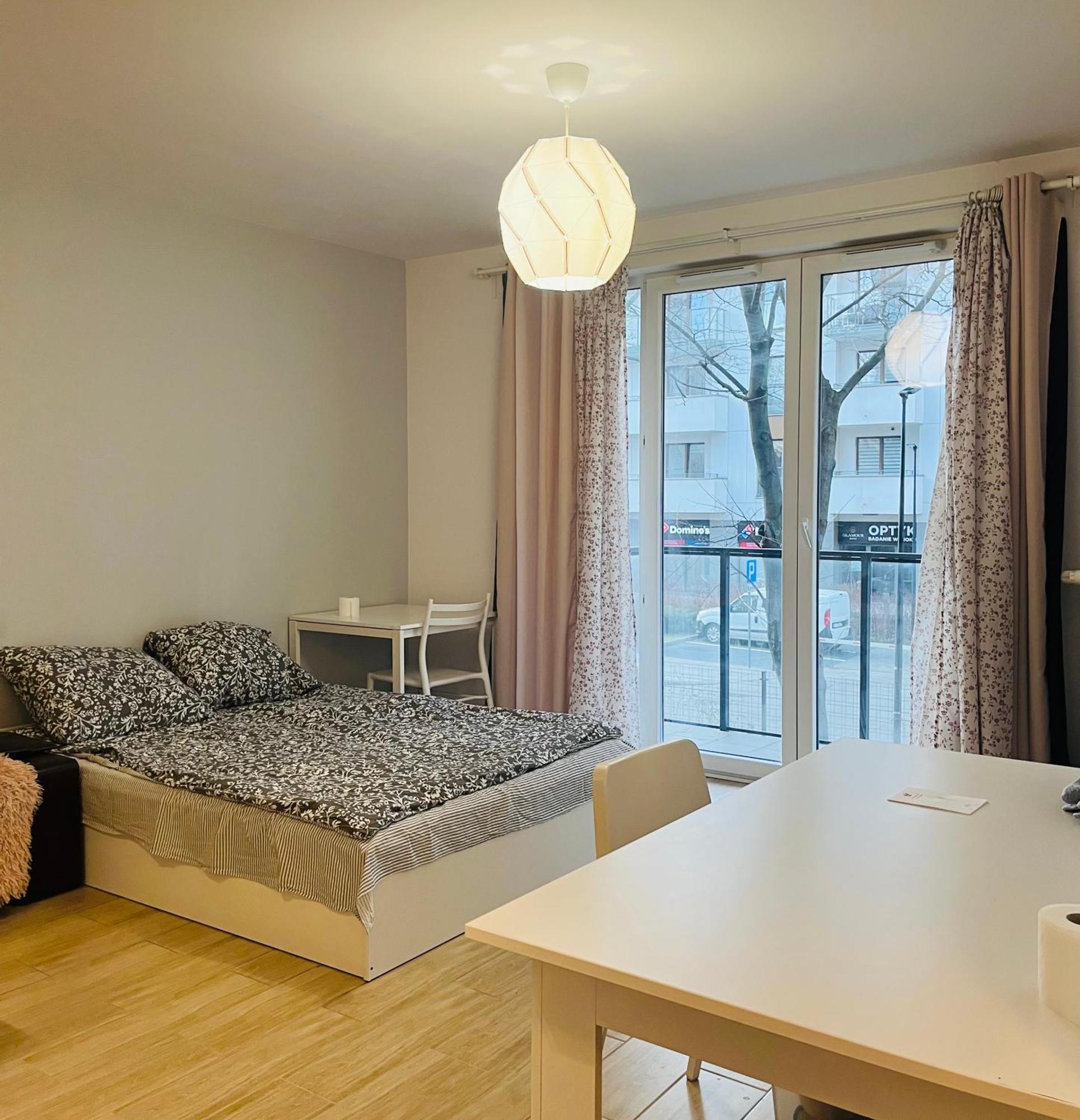 Cybernetyki2 Street Inn Near Airport Варшава Екстериор снимка