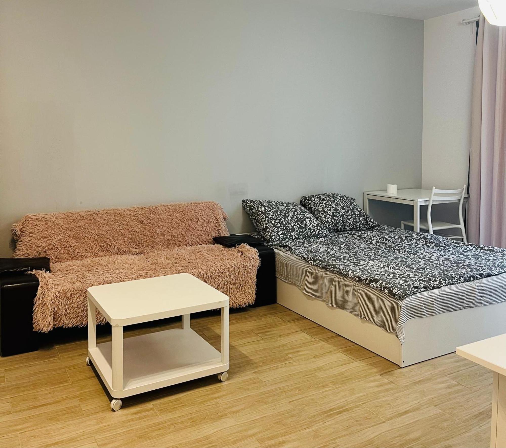 Cybernetyki2 Street Inn Near Airport Варшава Екстериор снимка